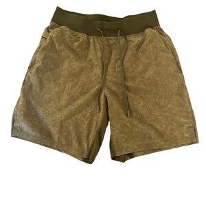 Lululemon T.H.E. Linerless Short 7"
Gravel Dust Dark Olive Multi